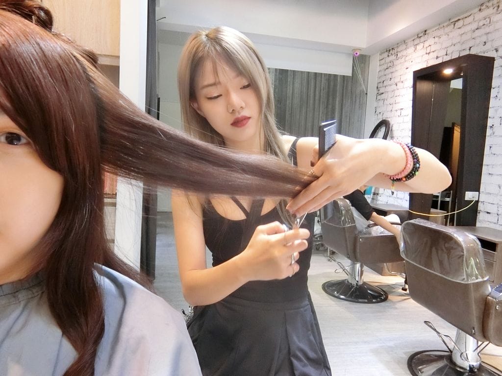 | 臺北中山區髮廊 | FIN Hair Salon.小資女髮型改造.用手繞就很美.設計師eva老師.山區剪燙e染推薦 - 第17張圖 | 臺北中山區髮廊 | FIN Hair Salon.小資女髮型改造.用手繞就很美.設計師eva老師.山區剪燙e染推薦