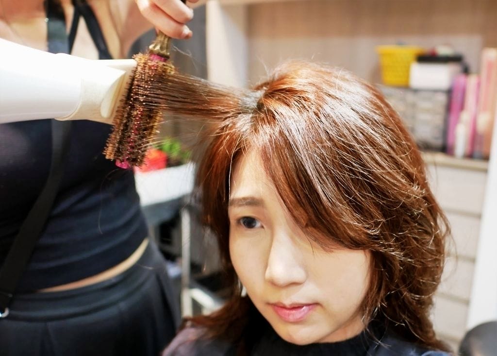 | 臺北中山區髮廊 | FIN Hair Salon.小資女髮型改造.用手繞就很美.設計師eva老師.山區剪燙e染推薦 - 第32張圖 | 臺北中山區髮廊 | FIN Hair Salon.小資女髮型改造.用手繞就很美.設計師eva老師.山區剪燙e染推薦