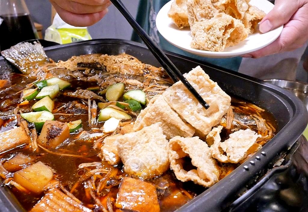 | 國父紀念館麻辣鍋 | 滿漢鱸魚-重慶烤魚.一鍋雙饗.聚餐.宵夜新選擇 - 第27張圖 | 國父紀念館麻辣鍋 | 滿漢鱸魚-重慶烤魚.一鍋雙饗.聚餐.宵夜新選擇