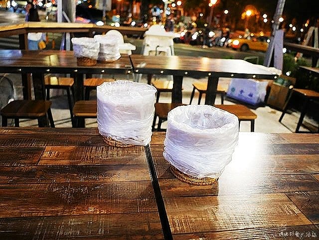 |板橋美食|火夯seafood海鮮燒烤.巨無霸手臂蝦.加藤英生蠔.生蠔手臂蝦.史上超浮誇海鮮一次吃個過癮!實在太狂了! - 第5張圖 |板橋美食|火夯seafood海鮮燒烤.巨無霸手臂蝦.加藤英生蠔.生蠔手臂蝦.史上超浮誇海鮮一次吃個過癮!實在太狂了!