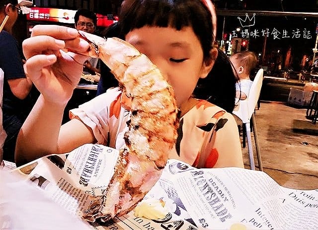 |板橋美食|火夯seafood海鮮燒烤.巨無霸手臂蝦.加藤英生蠔.生蠔手臂蝦.史上超浮誇海鮮一次吃個過癮!實在太狂了! - 第24張圖 |板橋美食|火夯seafood海鮮燒烤.巨無霸手臂蝦.加藤英生蠔.生蠔手臂蝦.史上超浮誇海鮮一次吃個過癮!實在太狂了!