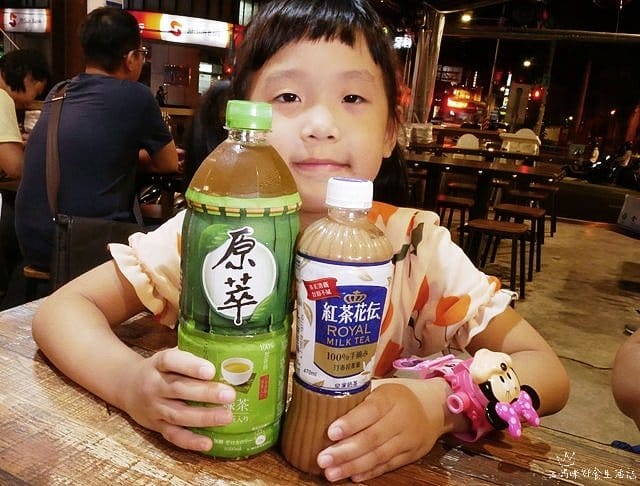 |板橋美食|火夯seafood海鮮燒烤.巨無霸手臂蝦.加藤英生蠔.生蠔手臂蝦.史上超浮誇海鮮一次吃個過癮!實在太狂了! - 第13張圖 |板橋美食|火夯seafood海鮮燒烤.巨無霸手臂蝦.加藤英生蠔.生蠔手臂蝦.史上超浮誇海鮮一次吃個過癮!實在太狂了!