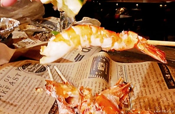 |板橋美食|火夯seafood海鮮燒烤.巨無霸手臂蝦.加藤英生蠔.生蠔手臂蝦.史上超浮誇海鮮一次吃個過癮!實在太狂了! - 第21張圖 |板橋美食|火夯seafood海鮮燒烤.巨無霸手臂蝦.加藤英生蠔.生蠔手臂蝦.史上超浮誇海鮮一次吃個過癮!實在太狂了!