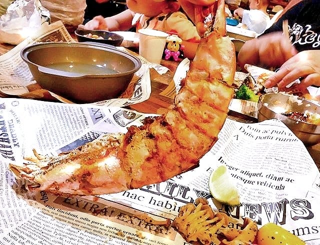|板橋美食|火夯seafood海鮮燒烤.巨無霸手臂蝦.加藤英生蠔.生蠔手臂蝦.史上超浮誇海鮮一次吃個過癮!實在太狂了! - 第25張圖 |板橋美食|火夯seafood海鮮燒烤.巨無霸手臂蝦.加藤英生蠔.生蠔手臂蝦.史上超浮誇海鮮一次吃個過癮!實在太狂了!