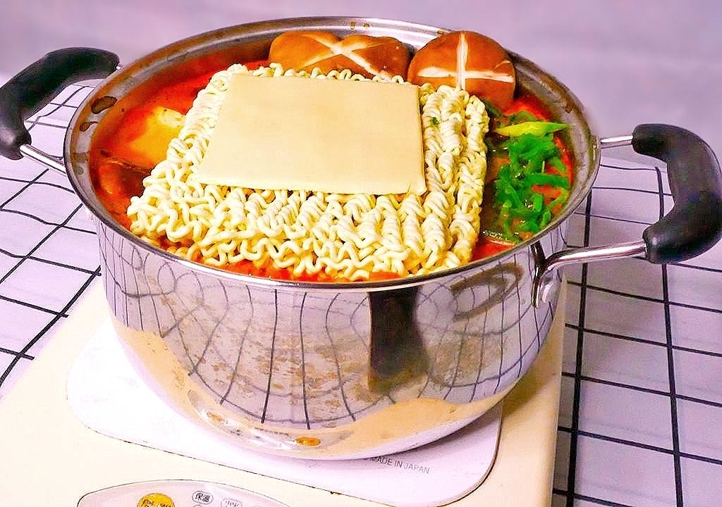 | 火鍋Party| 桂冠 正宗韓式部隊鍋.山頭火日式經典豚骨鍋.冷冷的冬天在家吃火鍋 - 第13張圖 | 火鍋Party| 桂冠 正宗韓式部隊鍋.山頭火日式經典豚骨鍋.冷冷的冬天在家吃火鍋