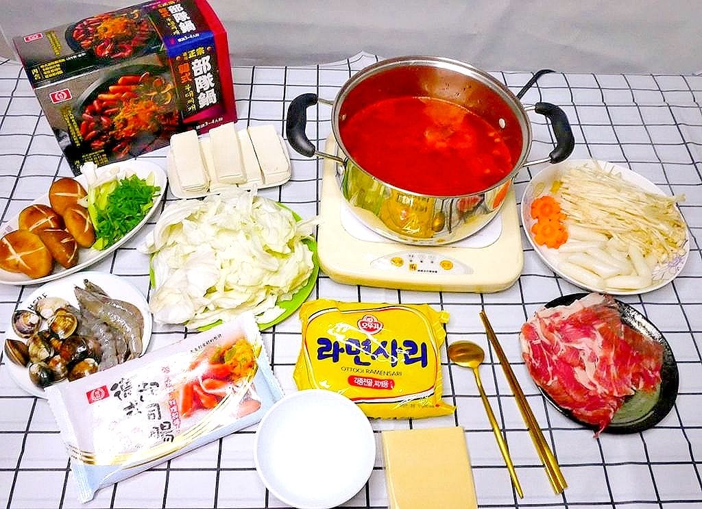 | 火鍋Party| 桂冠 正宗韓式部隊鍋.山頭火日式經典豚骨鍋.冷冷的冬天在家吃火鍋 - 第10張圖 | 火鍋Party| 桂冠 正宗韓式部隊鍋.山頭火日式經典豚骨鍋.冷冷的冬天在家吃火鍋