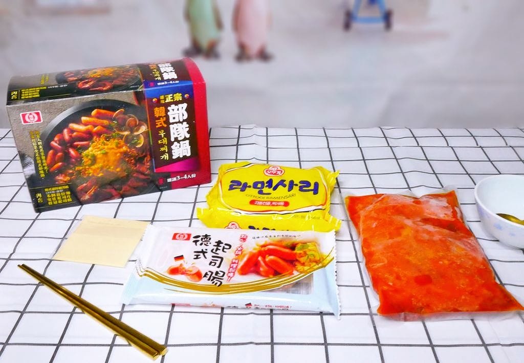 | 火鍋Party| 桂冠 正宗韓式部隊鍋.山頭火日式經典豚骨鍋.冷冷的冬天在家吃火鍋 - 第7張圖 | 火鍋Party| 桂冠 正宗韓式部隊鍋.山頭火日式經典豚骨鍋.冷冷的冬天在家吃火鍋