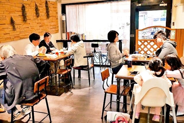 | 食記|夏一棧brunch café.板橋早午餐 / 下午茶 | 無法一手掌握的三層巨無霸漢堡. 店家重新裝潢(新菜單menu) - 第5張圖 | 食記|夏一棧brunch café.板橋早午餐 / 下午茶 | 無法一手掌握的三層巨無霸漢堡. 店家重新裝潢(新菜單menu)