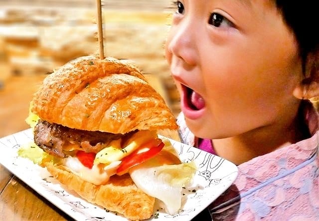 | 食記|夏一棧brunch café.板橋早午餐 / 下午茶 | 無法一手掌握的三層巨無霸漢堡. 店家重新裝潢(新菜單menu) - 第30張圖 | 食記|夏一棧brunch café.板橋早午餐 / 下午茶 | 無法一手掌握的三層巨無霸漢堡. 店家重新裝潢(新菜單menu)