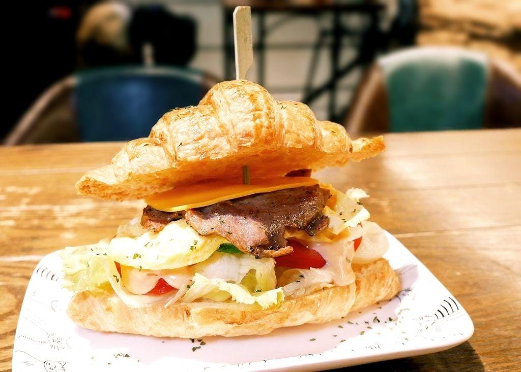 | 食記|夏一棧brunch café.板橋早午餐 / 下午茶 | 無法一手掌握的三層巨無霸漢堡. 店家重新裝潢(新菜單menu) - 第31張圖 | 食記|夏一棧brunch café.板橋早午餐 / 下午茶 | 無法一手掌握的三層巨無霸漢堡. 店家重新裝潢(新菜單menu)