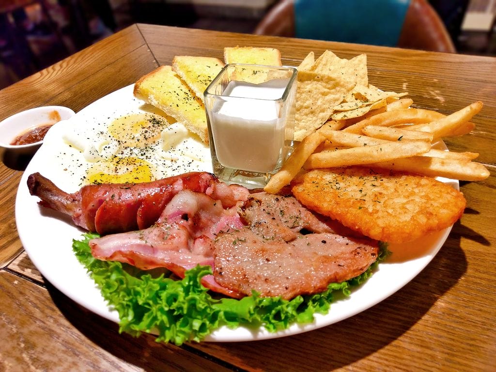| 食記|夏一棧brunch café.板橋早午餐 / 下午茶 | 無法一手掌握的三層巨無霸漢堡. 店家重新裝潢(新菜單menu) - 第17張圖 | 食記|夏一棧brunch café.板橋早午餐 / 下午茶 | 無法一手掌握的三層巨無霸漢堡. 店家重新裝潢(新菜單menu)