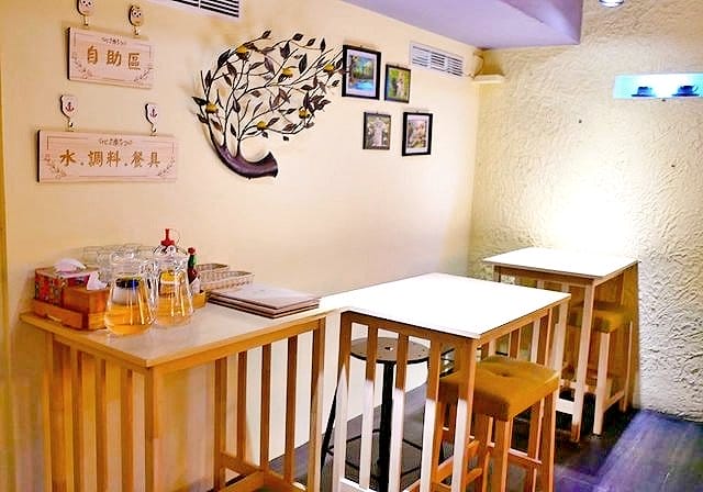 | 食記|夏一棧brunch café.板橋早午餐 / 下午茶 | 無法一手掌握的三層巨無霸漢堡. 店家重新裝潢(新菜單menu) - 第11張圖 | 食記|夏一棧brunch café.板橋早午餐 / 下午茶 | 無法一手掌握的三層巨無霸漢堡. 店家重新裝潢(新菜單menu)