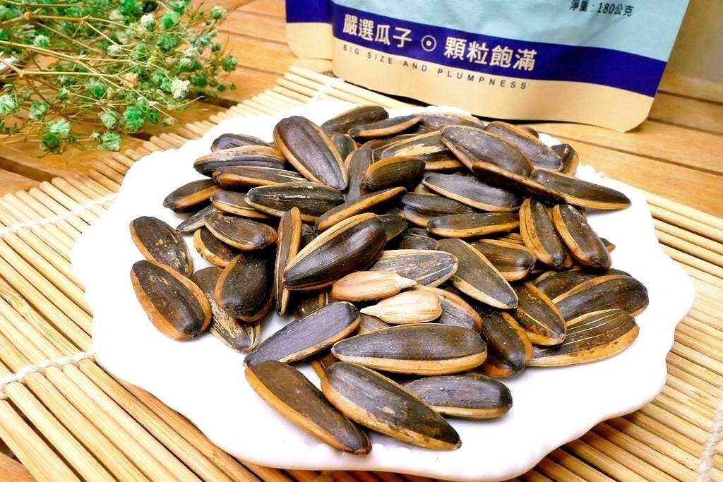 |過年零食|徽記煮瓜子.經過熬、悶、低溫烘烤等繁瑣工序.果仁厚實飽滿.涮嘴到手停不下來! - 第16張圖 |過年零食|徽記煮瓜子.經過熬、悶、低溫烘烤等繁瑣工序.果仁厚實飽滿.涮嘴到手停不下來!