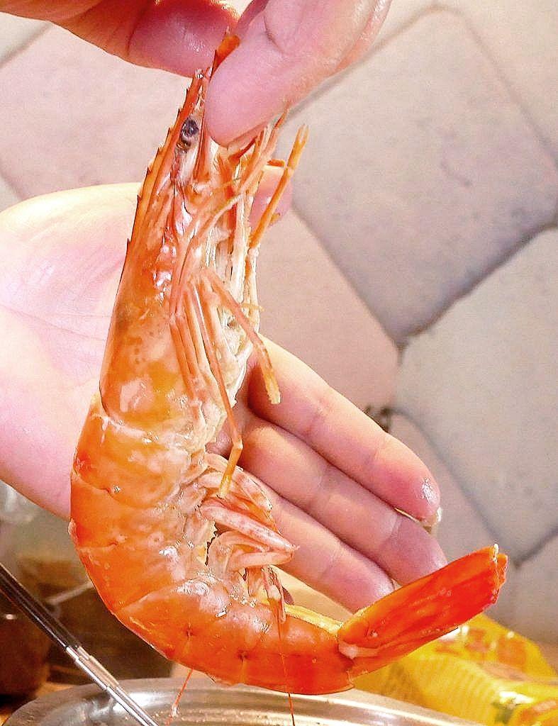 | 板橋府中火鍋 | 蜆王頂級鍋物.蝦蝦痛風鍋等著你來挑戰!台北涮涮鍋推薦!飲品冰淇淋爆米花無限享用 - 第42張圖 | 板橋府中火鍋 | 蜆王頂級鍋物.蝦蝦痛風鍋等著你來挑戰!台北涮涮鍋推薦!飲品冰淇淋爆米花無限享用