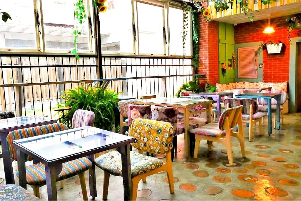 | 大稻埕咖啡 | D.G Cafe花園咖啡.絕美南法風情透明屋.花園超好拍.浪漫約會好地點.捷運周邊美食 - 第47張圖 | 大稻埕咖啡 | D.G Cafe花園咖啡.絕美南法風情透明屋.花園超好拍.浪漫約會好地點.捷運周邊美食