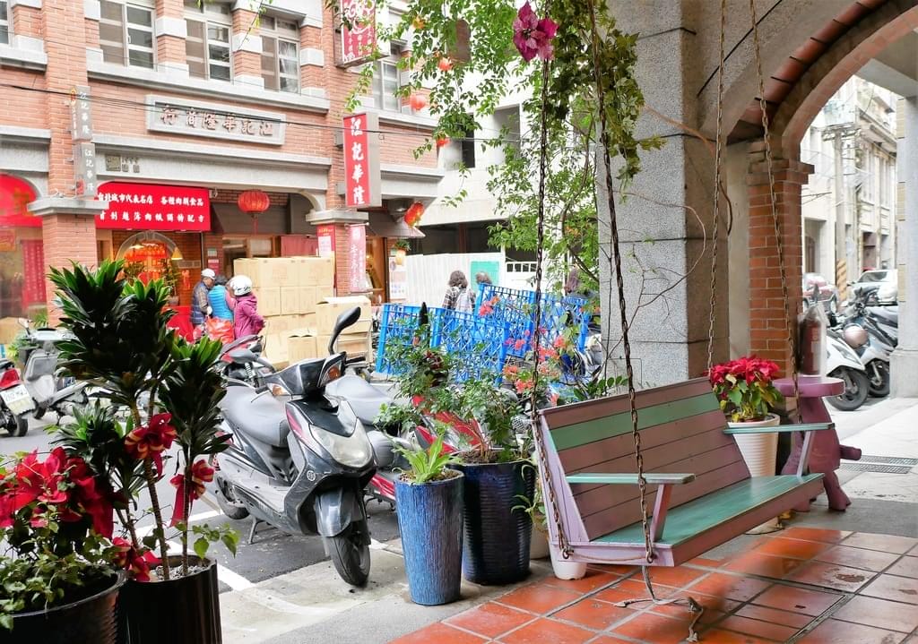 | 大稻埕咖啡 | D.G Cafe花園咖啡.絕美南法風情透明屋.花園超好拍.浪漫約會好地點.捷運周邊美食 - 第6張圖 | 大稻埕咖啡 | D.G Cafe花園咖啡.絕美南法風情透明屋.花園超好拍.浪漫約會好地點.捷運周邊美食