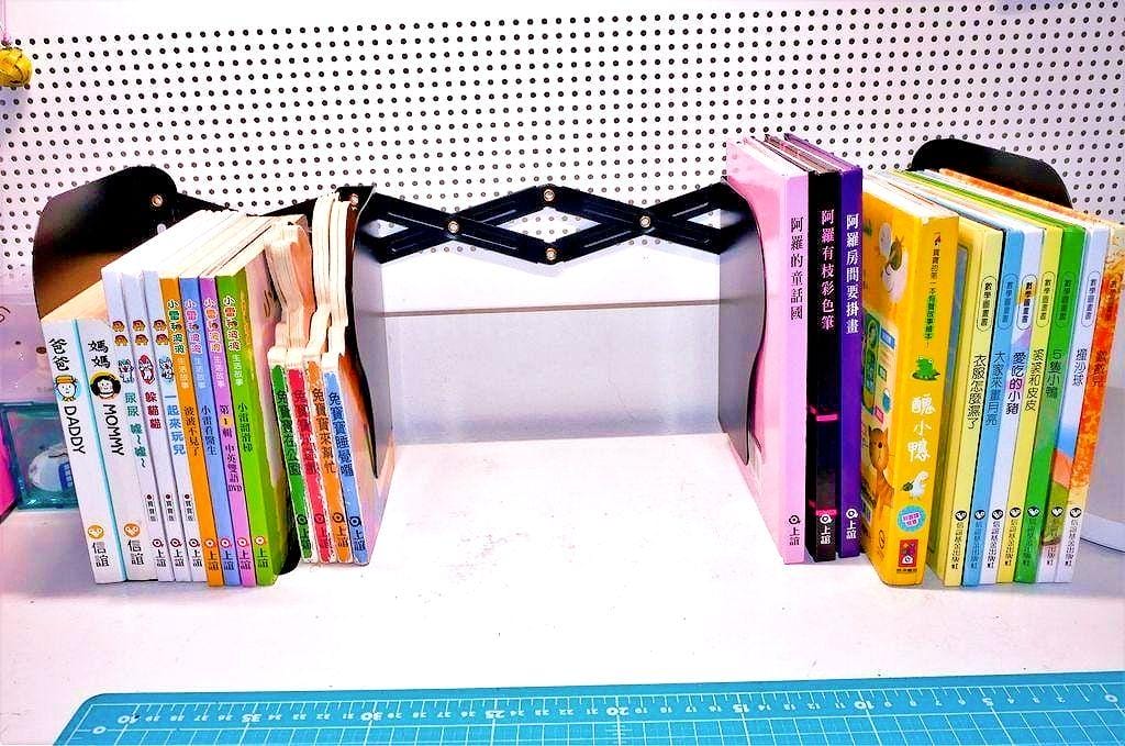 |家居小物|掛式櫥櫃帶蓋垃圾桶 & 金屬伸縮書架.極簡設計家居佈置! - 第7張圖 |家居小物|掛式櫥櫃帶蓋垃圾桶 & 金屬伸縮書架.極簡設計家居佈置!