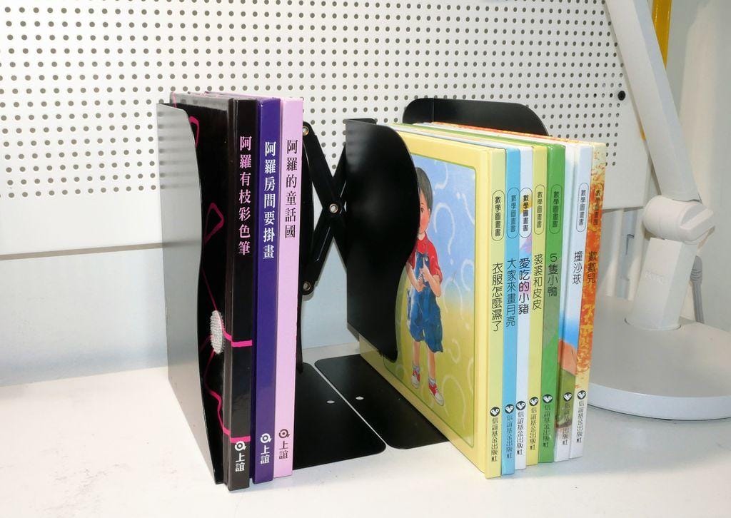 |家居小物|掛式櫥櫃帶蓋垃圾桶 & 金屬伸縮書架.極簡設計家居佈置! - 第8張圖 |家居小物|掛式櫥櫃帶蓋垃圾桶 & 金屬伸縮書架.極簡設計家居佈置!
