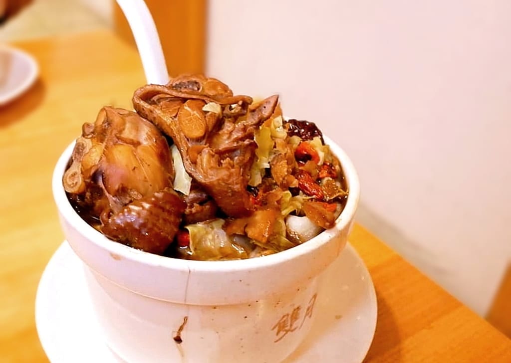 |中和美食|雙月食品社(中和店).燉補雞湯多到滿出來.月子餐首選.味美料多又實在.懶人燉補包禮盒 - 第14張圖 |中和美食|雙月食品社(中和店).燉補雞湯多到滿出來.月子餐首選.味美料多又實在.懶人燉補包禮盒