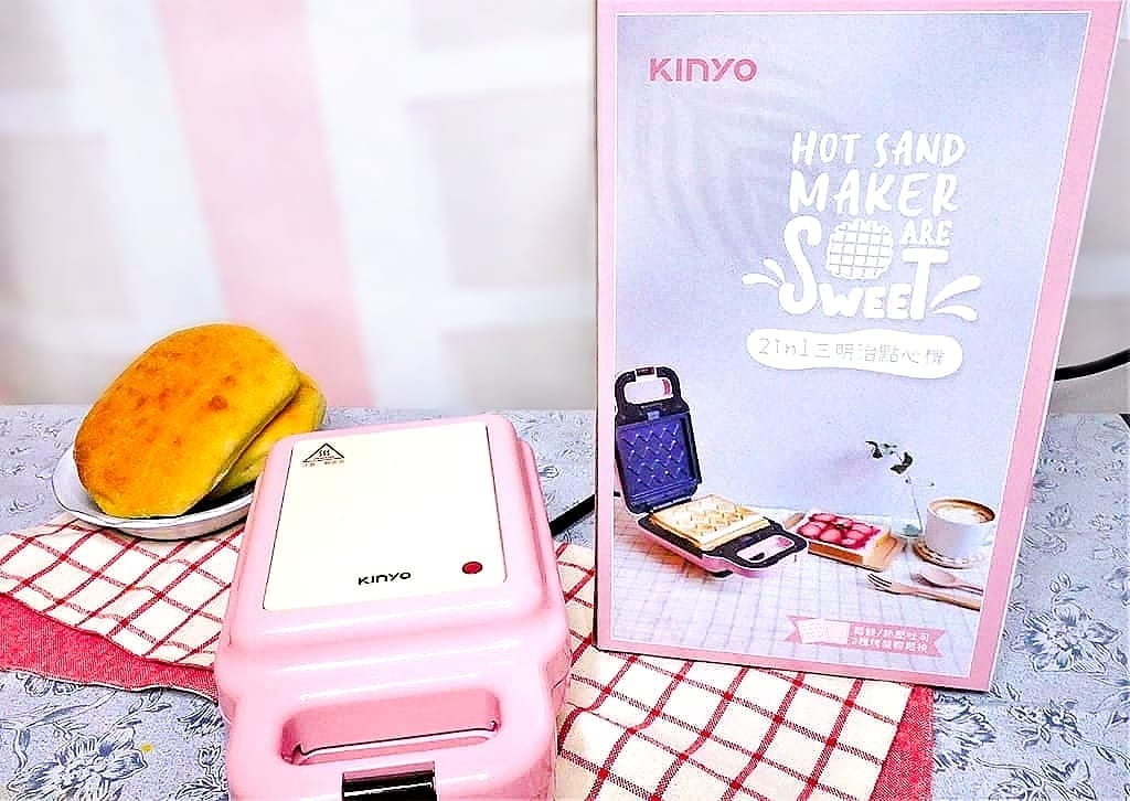 |懶人早餐系列|KINYO 2in1三明治點心機開箱. 鬆餅機 / 熱壓三明治.多樣創意料理在家自己做.輕巧可站立收納 - 第5張圖 |懶人早餐系列|KINYO 2in1三明治點心機開箱. 鬆餅機 / 熱壓三明治.多樣創意料理在家自己做.輕巧可站立收納