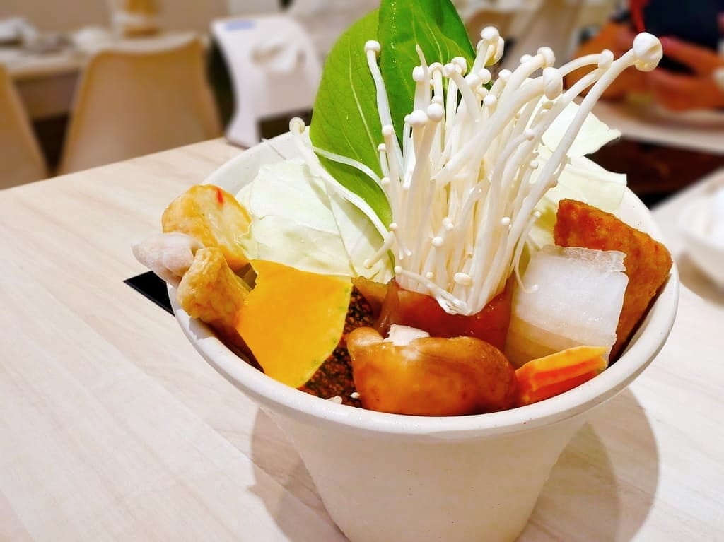 | 西門火鍋推薦 | 沐月精緻小火鍋西門店.超大肉盤一次吃個過癮.經濟實惠.捷運周邊美食 - 第18張圖 | 西門火鍋推薦 | 沐月精緻小火鍋西門店.超大肉盤一次吃個過癮.經濟實惠.捷運周邊美食