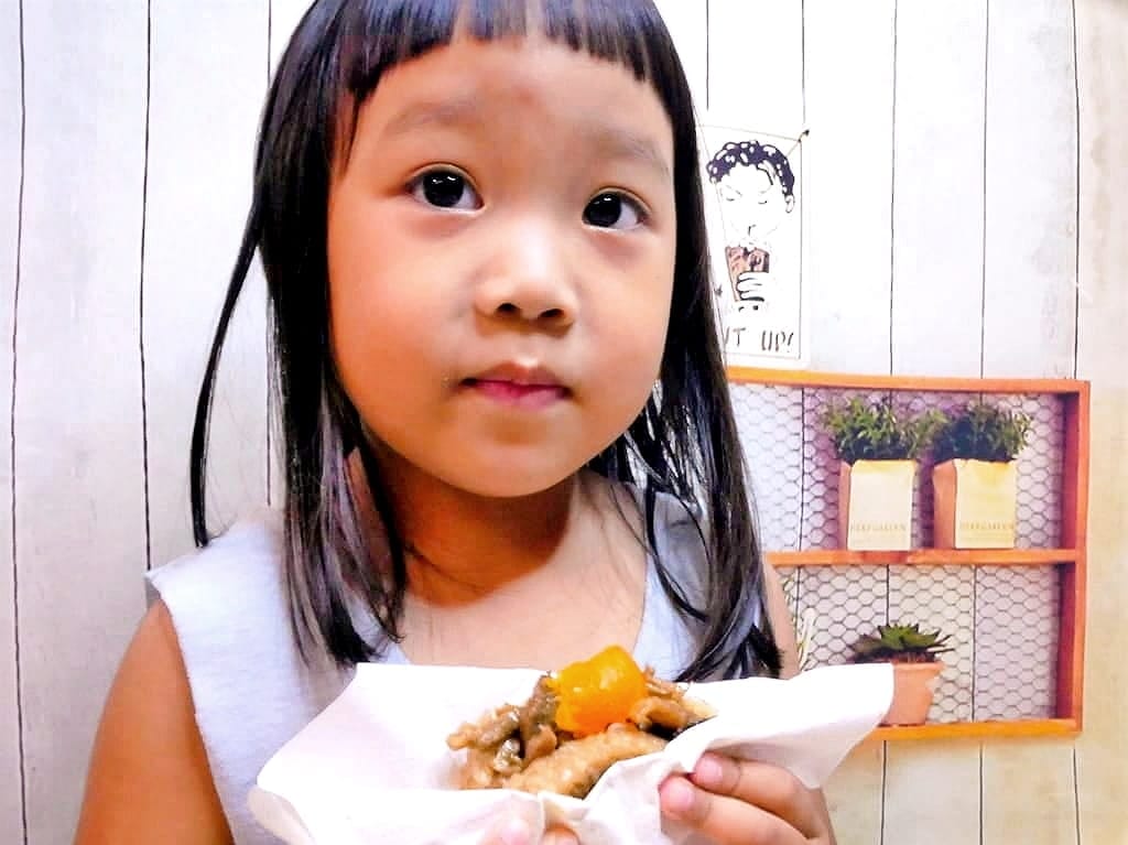 | 微波加熱即食|KKLife 粽香滷肉米膳堡.醬香滷味超涮嘴~冰箱必備美食.懶人料理.2分鐘美味輕鬆上桌 - 第3張圖 | 微波加熱即食|KKLife 粽香滷肉米膳堡.醬香滷味超涮嘴~冰箱必備美食.懶人料理.2分鐘美味輕鬆上桌