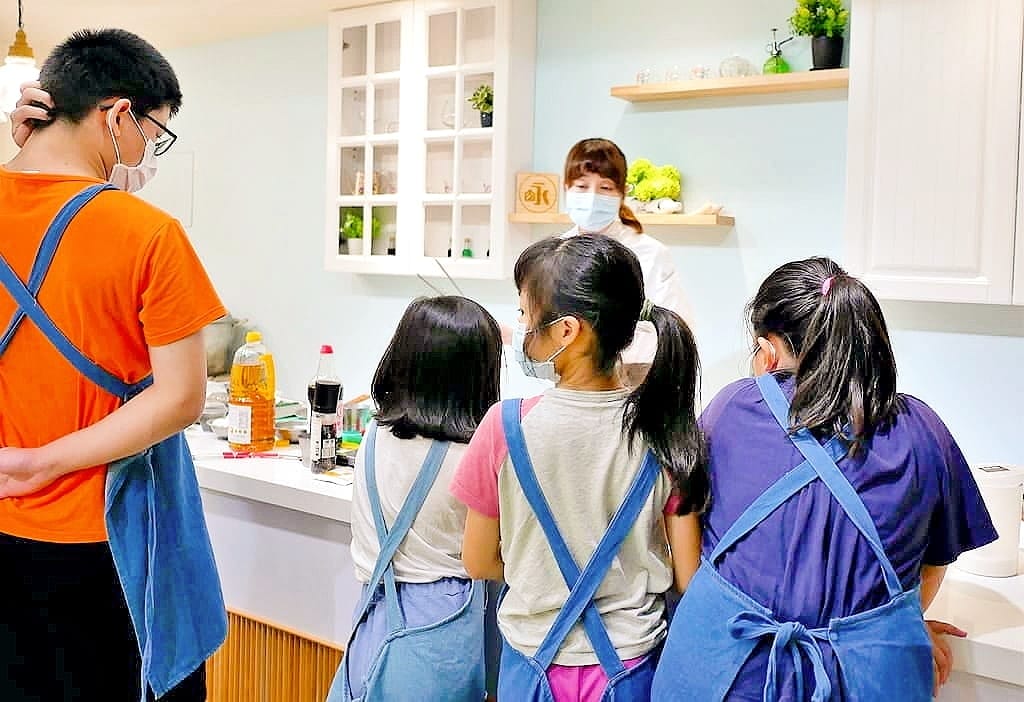| 2020兒童夏令營 | 永老師烹飪教室.小永料理.讓孩子自己動手做.創意玩料理.暑假烹飪營 - 第20張圖 | 2020兒童夏令營 | 永老師烹飪教室.小永料理.讓孩子自己動手做.創意玩料理.暑假烹飪營
