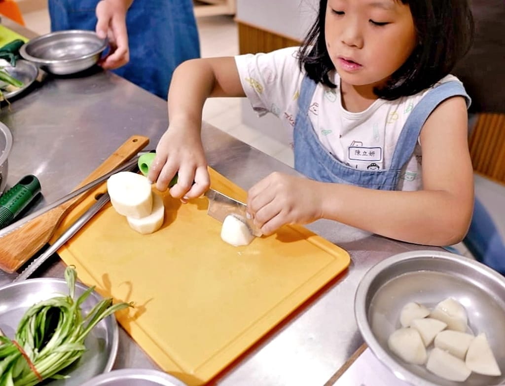 | 2020兒童夏令營 | 永老師烹飪教室.小永料理.讓孩子自己動手做.創意玩料理.暑假烹飪營 - 第18張圖 | 2020兒童夏令營 | 永老師烹飪教室.小永料理.讓孩子自己動手做.創意玩料理.暑假烹飪營