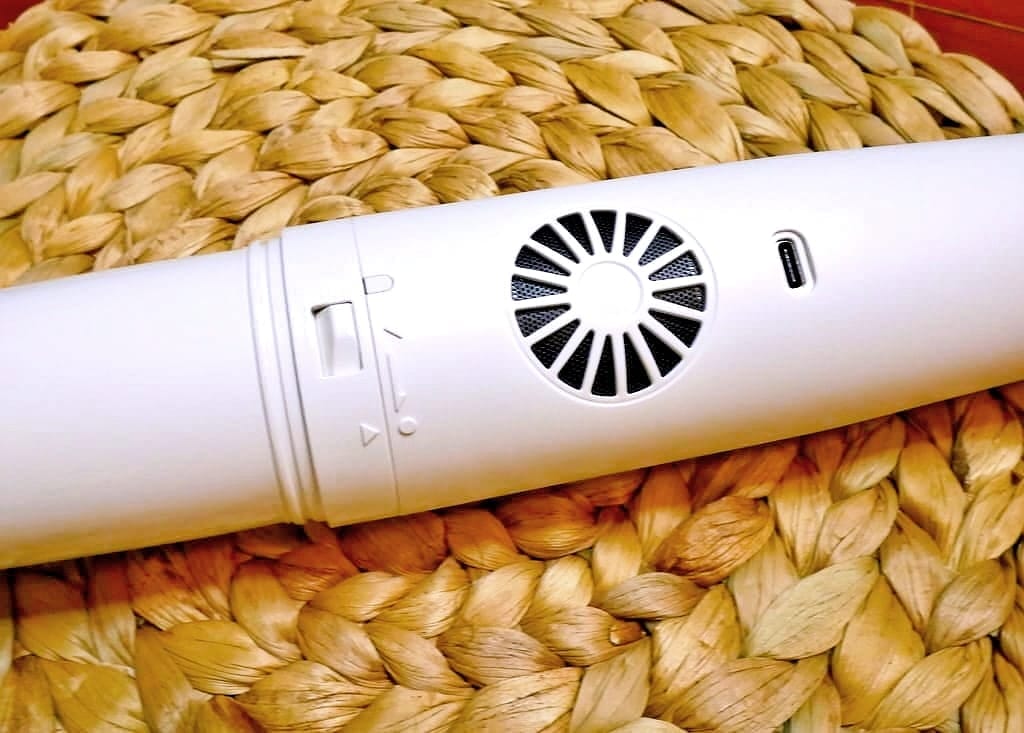 |家電開箱|SANSUI山水 輕淨吸迷你無線吸塵器 SVC-DD1白,無線手持.極輕巧設計,25min續航/二檔強勁吸力,居家車用清潔 - 第15張圖 |家電開箱|SANSUI山水 輕淨吸迷你無線吸塵器 SVC-DD1白,無線手持.極輕巧設計,25min續航/二檔強勁吸力,居家車用清潔