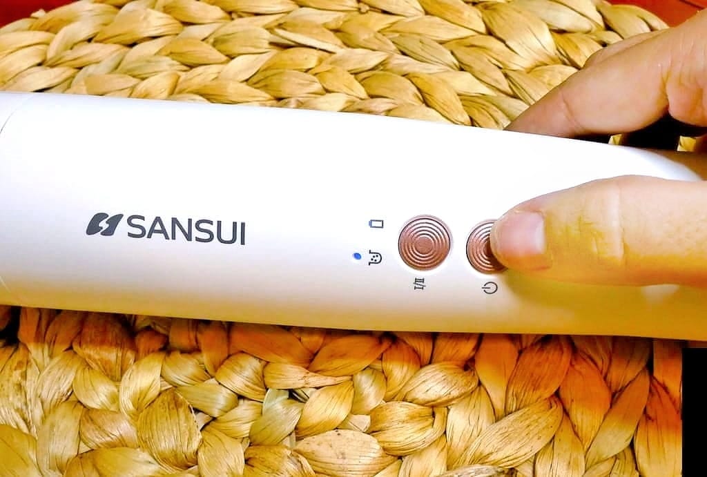 |家電開箱|SANSUI山水 輕淨吸迷你無線吸塵器 SVC-DD1白,無線手持.極輕巧設計,25min續航/二檔強勁吸力,居家車用清潔 - 第11張圖 |家電開箱|SANSUI山水 輕淨吸迷你無線吸塵器 SVC-DD1白,無線手持.極輕巧設計,25min續航/二檔強勁吸力,居家車用清潔