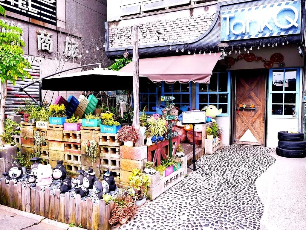 |松江南京義大利麵|TankQ Cafe & Bar 松江南京店.浮誇系早午餐.行李箱/貨櫃箱餐點.可愛公仔主題餐廳.約會餐廳 - 第4張圖 |松江南京義大利麵|TankQ Cafe & Bar 松江南京店.浮誇系早午餐.行李箱/貨櫃箱餐點.可愛公仔主題餐廳.約會餐廳