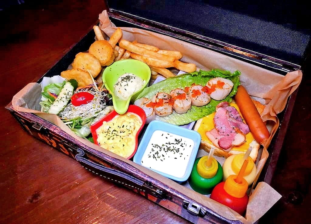 |松江南京義大利麵|TankQ Cafe & Bar 松江南京店.浮誇系早午餐.行李箱/貨櫃箱餐點.可愛公仔主題餐廳.約會餐廳 - 第58張圖 |松江南京義大利麵|TankQ Cafe & Bar 松江南京店.浮誇系早午餐.行李箱/貨櫃箱餐點.可愛公仔主題餐廳.約會餐廳