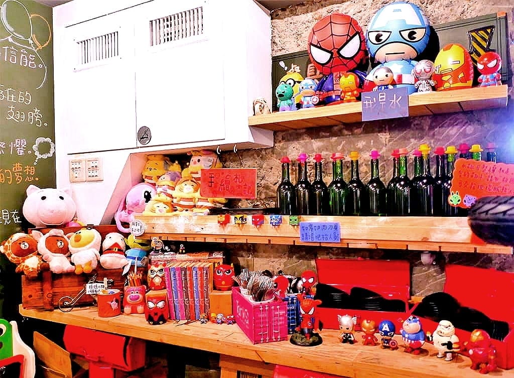 |松江南京義大利麵|TankQ Cafe & Bar 松江南京店.浮誇系早午餐.行李箱/貨櫃箱餐點.可愛公仔主題餐廳.約會餐廳 - 第26張圖 |松江南京義大利麵|TankQ Cafe & Bar 松江南京店.浮誇系早午餐.行李箱/貨櫃箱餐點.可愛公仔主題餐廳.約會餐廳