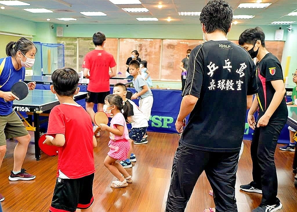 | 台北桌球推薦 | 乒乓島桌球教室.陪著孩子尋找興趣.訓練手眼協調、兒童暑期夏令營 - 第17張圖 | 台北桌球推薦 | 乒乓島桌球教室.陪著孩子尋找興趣.訓練手眼協調、兒童暑期夏令營