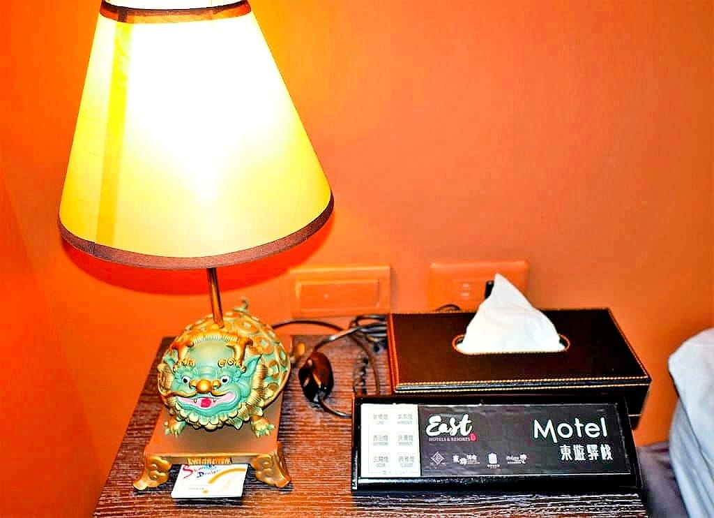 ｜宜蘭溫泉住宿｜東遊驛棧 East Motel．一房一車庫，礁溪泡湯．享受獨立溫泉池．宜蘭二日親子遊