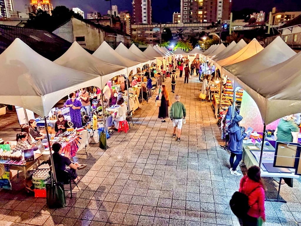 | 台北外宿節 | 兩天一夜親子遊.台北小巨蛋.台北101大樓.四四南村.大來飯店.自由行住宿好選擇 - 第83張圖 | 台北外宿節 | 兩天一夜親子遊.台北小巨蛋.台北101大樓.四四南村.大來飯店.自由行住宿好選擇