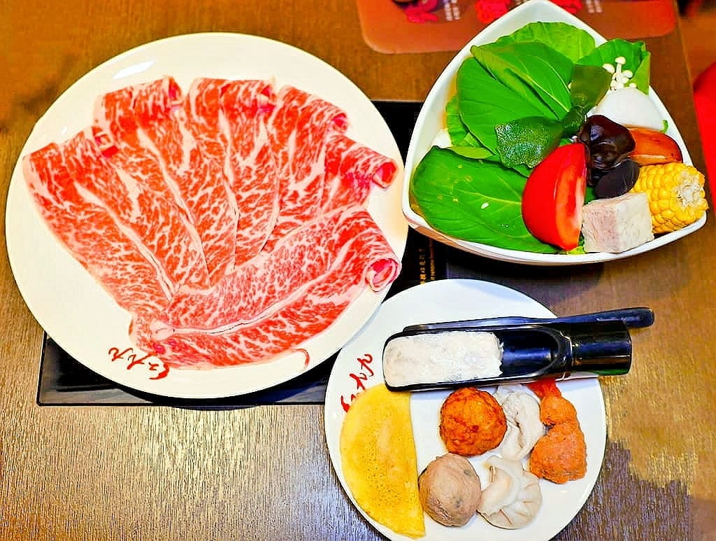 |市府店火鍋| 紅九九個人鴛鴦鍋.一個人也可以吃麻辣火鍋.鴨血豆腐免費續 - 第39張圖 |市府店火鍋| 紅九九個人鴛鴦鍋.一個人也可以吃麻辣火鍋.鴨血豆腐免費續