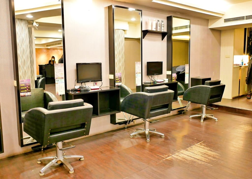 |美髮|Wor hair府中店.浪漫空氣捲捲髮.板橋染髮推薦1200元.優質親切服務! - 第8張圖 |美髮|Wor hair府中店.浪漫空氣捲捲髮.板橋染髮推薦1200元.優質親切服務!
