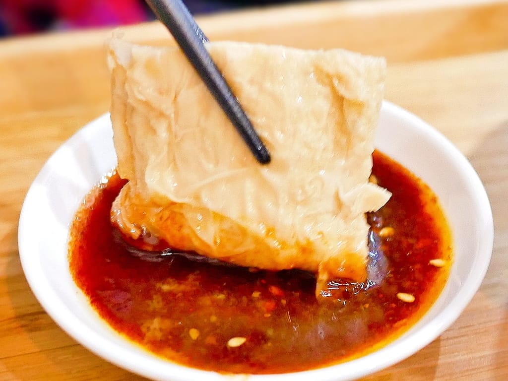 ｜新莊小吃推薦｜別想了！吃．滷味吧！七種湯頭口味．湯滷／乾滷．食材豐富．創意新吃法．新莊宵夜推薦