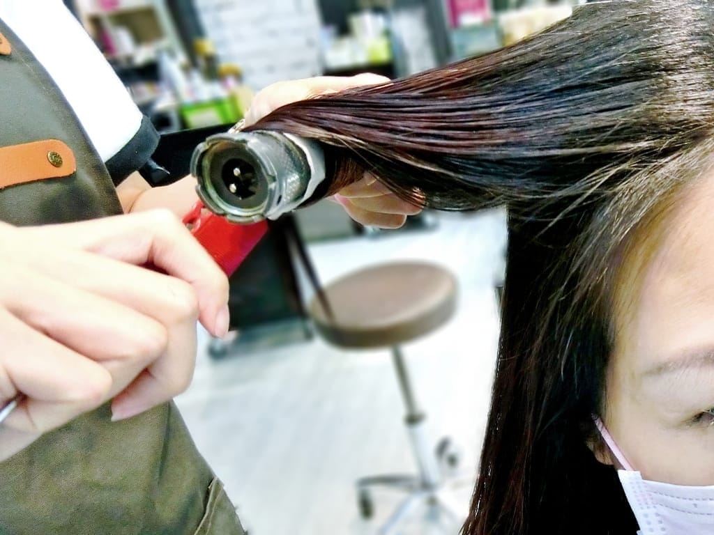 |台北中山區髮廊|Fin Hair Salon.浪漫捲髮好整理.CREDO髮善結構式護髮.中山區美髮推薦.台北中山區剪髮 - 第29張圖 |台北中山區髮廊|Fin Hair Salon.浪漫捲髮好整理.CREDO髮善結構式護髮.中山區美髮推薦.台北中山區剪髮
