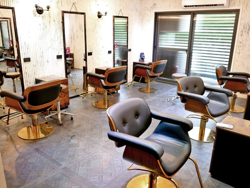 |台北中山區髮廊|Fin Hair Salon.浪漫捲髮好整理.CREDO髮善結構式護髮.中山區美髮推薦.台北中山區剪髮 - 第11張圖 |台北中山區髮廊|Fin Hair Salon.浪漫捲髮好整理.CREDO髮善結構式護髮.中山區美髮推薦.台北中山區剪髮