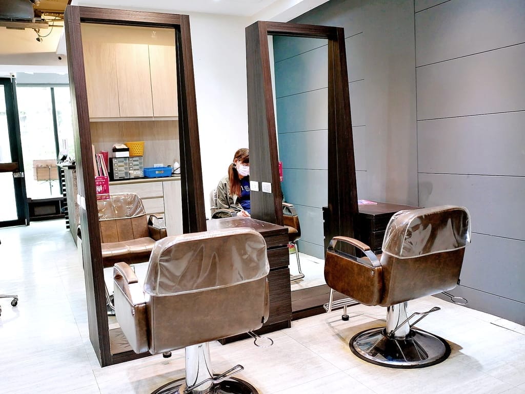 |台北中山區髮廊|Fin Hair Salon.浪漫捲髮好整理.CREDO髮善結構式護髮.中山區美髮推薦.台北中山區剪髮 - 第6張圖 |台北中山區髮廊|Fin Hair Salon.浪漫捲髮好整理.CREDO髮善結構式護髮.中山區美髮推薦.台北中山區剪髮
