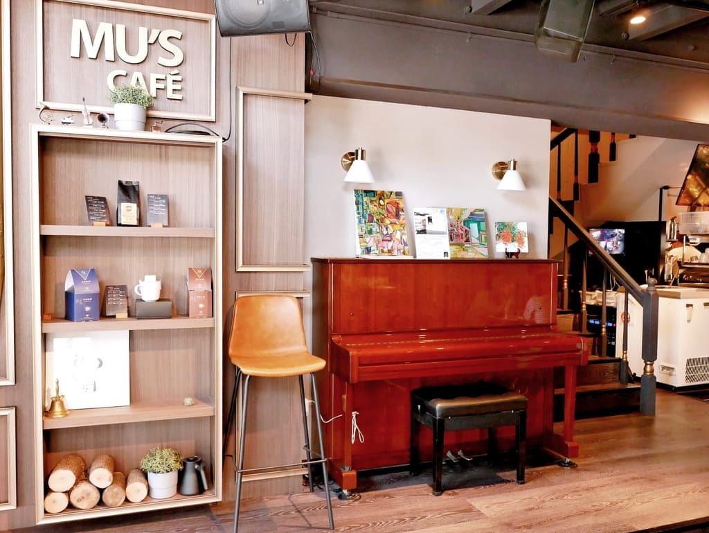 | 東門不限時咖啡廳 | 木色藝文咖啡 Mu’s Café.炙燒鮭魚青醬燉飯.冰釀咖啡.台北下午茶推薦 - 第9張圖 | 東門不限時咖啡廳 | 木色藝文咖啡 Mu’s Café.炙燒鮭魚青醬燉飯.冰釀咖啡.台北下午茶推薦
