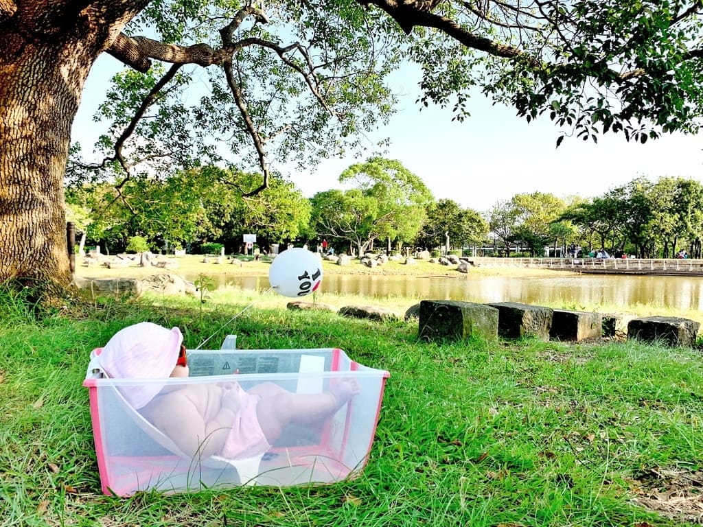 |育兒好物|STOKKE FLEXI BATH摺疊式浴盆.採安全無毒材質.可收納不佔空間,新手爸媽輕鬆上手 - 第22張圖 |育兒好物|STOKKE FLEXI BATH摺疊式浴盆.採安全無毒材質.可收納不佔空間,新手爸媽輕鬆上手