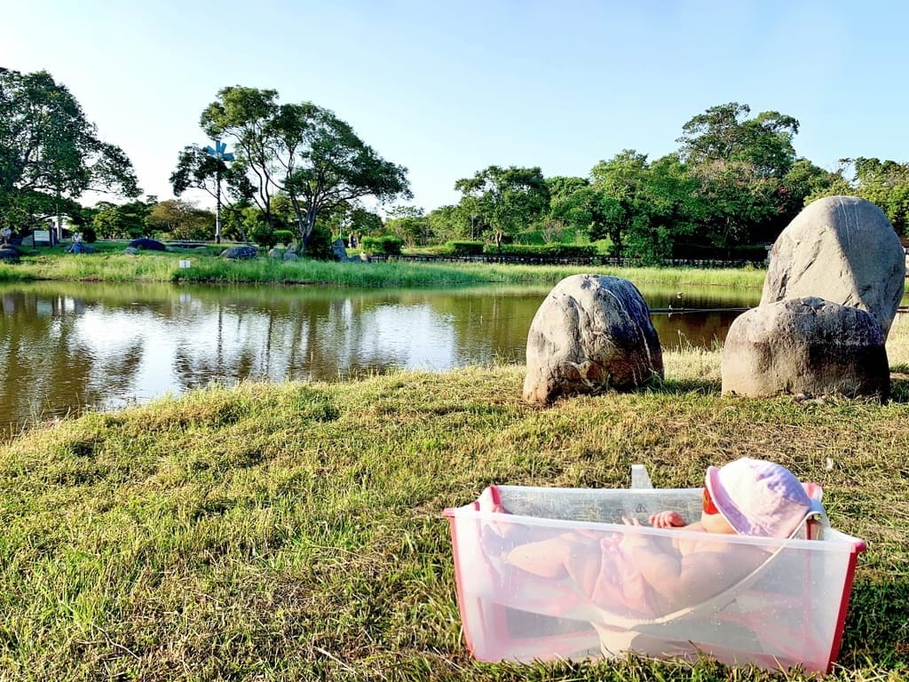 |育兒好物|STOKKE FLEXI BATH摺疊式浴盆.採安全無毒材質.可收納不佔空間,新手爸媽輕鬆上手 - 第21張圖 |育兒好物|STOKKE FLEXI BATH摺疊式浴盆.採安全無毒材質.可收納不佔空間,新手爸媽輕鬆上手