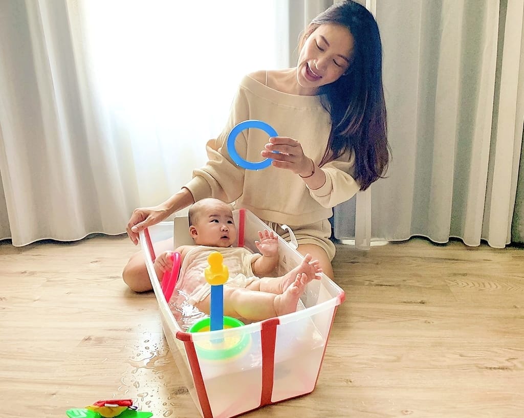 |育兒好物|STOKKE FLEXI BATH摺疊式浴盆.採安全無毒材質.可收納不佔空間,新手爸媽輕鬆上手 - 第2張圖 |育兒好物|STOKKE FLEXI BATH摺疊式浴盆.採安全無毒材質.可收納不佔空間,新手爸媽輕鬆上手
