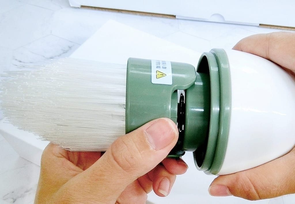 | 居家清潔 | 有樂紛 第⼆代電動清潔刷EUL-ES002 .全機防水.大掃除必備好物.刷洗衛浴好幫手! - 第18張圖 | 居家清潔 | 有樂紛 第⼆代電動清潔刷EUL-ES002 .全機防水.大掃除必備好物.刷洗衛浴好幫手!