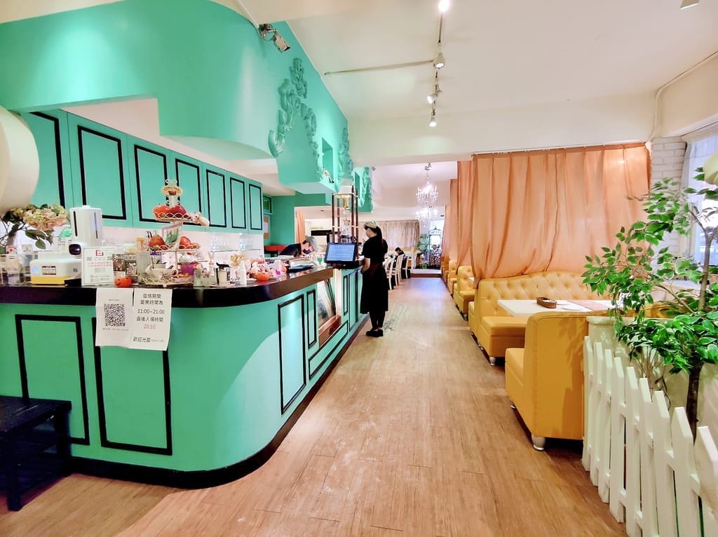 |西門町美食餐廳|Oyami cafe西門店.天使紅蝦套餐.微醺調酒.下午茶約會首選.巷弄內超質感咖啡廳,快約姊妹們來拍好拍滿! - 第7張圖 |西門町美食餐廳|Oyami cafe西門店.天使紅蝦套餐.微醺調酒.下午茶約會首選.巷弄內超質感咖啡廳,快約姊妹們來拍好拍滿!