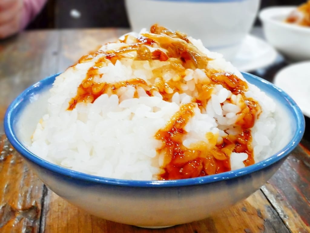 | 中和雞肉飯 | 兩津號雞肉飯(中和店).必點金牌雞肉飯配爆漿荷包蛋!雞肉切盤鮮嫩多汁又涮嘴!中和環球對面 - 第16張圖 | 中和雞肉飯 | 兩津號雞肉飯(中和店).必點金牌雞肉飯配爆漿荷包蛋!雞肉切盤鮮嫩多汁又涮嘴!中和環球對面
