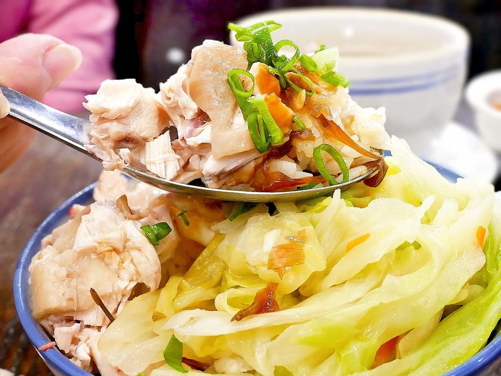 | 中和雞肉飯 | 兩津號雞肉飯(中和店).必點金牌雞肉飯配爆漿荷包蛋!雞肉切盤鮮嫩多汁又涮嘴!中和環球對面 - 第20張圖 | 中和雞肉飯 | 兩津號雞肉飯(中和店).必點金牌雞肉飯配爆漿荷包蛋!雞肉切盤鮮嫩多汁又涮嘴!中和環球對面